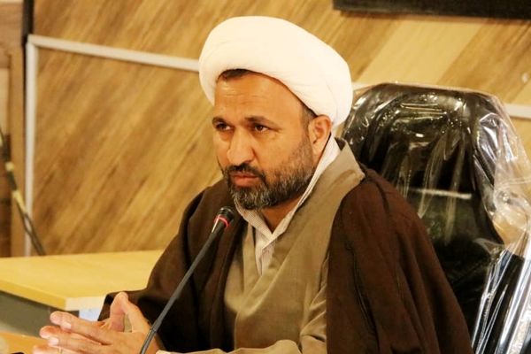 سبک زندگی فاطمی در مدار نماز و معنویت به تبیین هویت دینی و تربیت اسلامی می‌پردازد