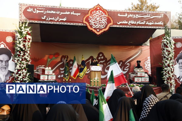 وداع باشکوه مردم با شهدای گمنام در قلب پایتخت