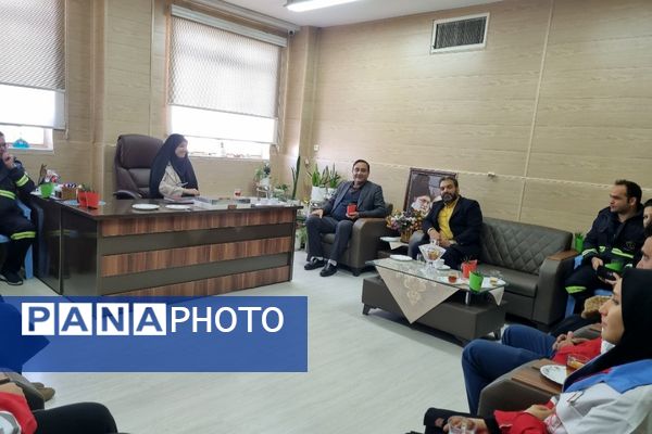  مانور زلزله در مدرسه فرزانگان ورامین