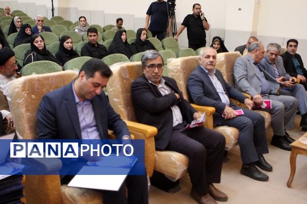 آیین کلنگ‌زنی ۱۶ مدرسه خیرساز در کاشان؛ مشارکت مردمی، حمایت دولتی