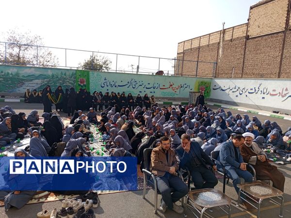 سفره احسان حضرت فاطمه زهرا (س) در مدرسه والدین تبریز