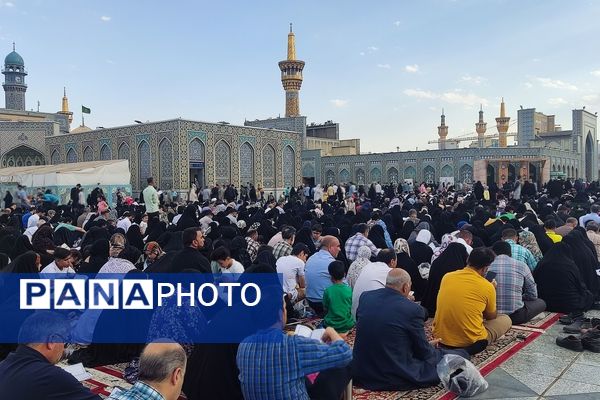 برگزاری مراسم پر فیض دعای عرفه در حرم مطهر رضوی