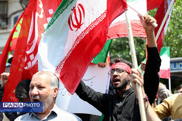 تجمع مردم تهران در محکومیت حمله رژیم صهیونیستی به ایران
