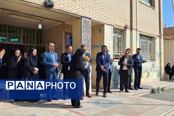 بازدید معاون پرورشی و فرهنگی ادارهکل شهرستانهای استان تهران از جشنواره انار در هنرستان امالبنین ورامین