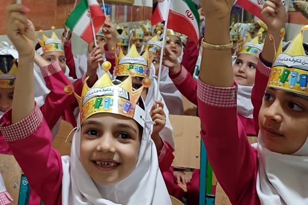 جشن شکوفه‌ها در خشکبیجار 