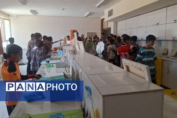 نمایشگاه آثار طرح جابر بن حیان در آموزشگاه معارف ۶ ناحیه ۳شیراز 