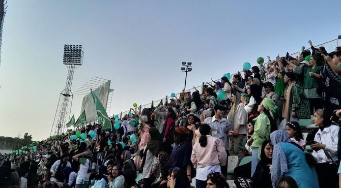 تاریخ‌سازی در خرم‌آباد؛ برد خیبر و حضور بانوان در ورزشگاه تختی