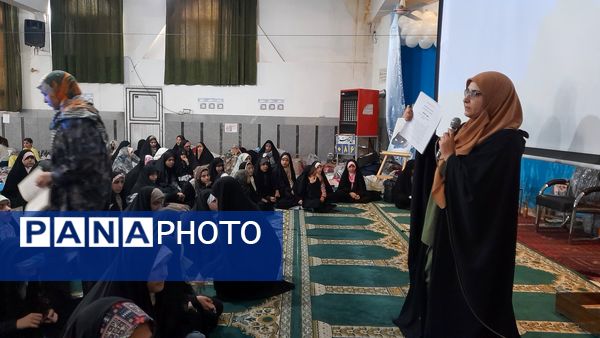 پرسش وپاسخ کارشناس قرآن، عترت و نماز در جمع معتکفین مسجد فاطمیه گنبد سبز نیشابور