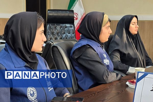 تقدیر از دانش آموز خبرنگاران فعال پانا بهارستان دو