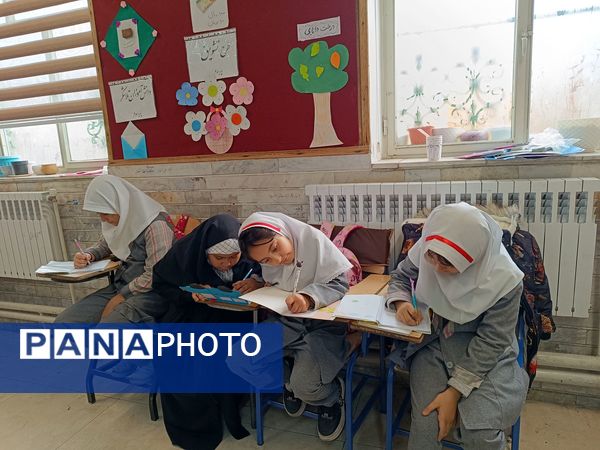 کتاب‌هایی از دل و دست کودکان در کلاس درس