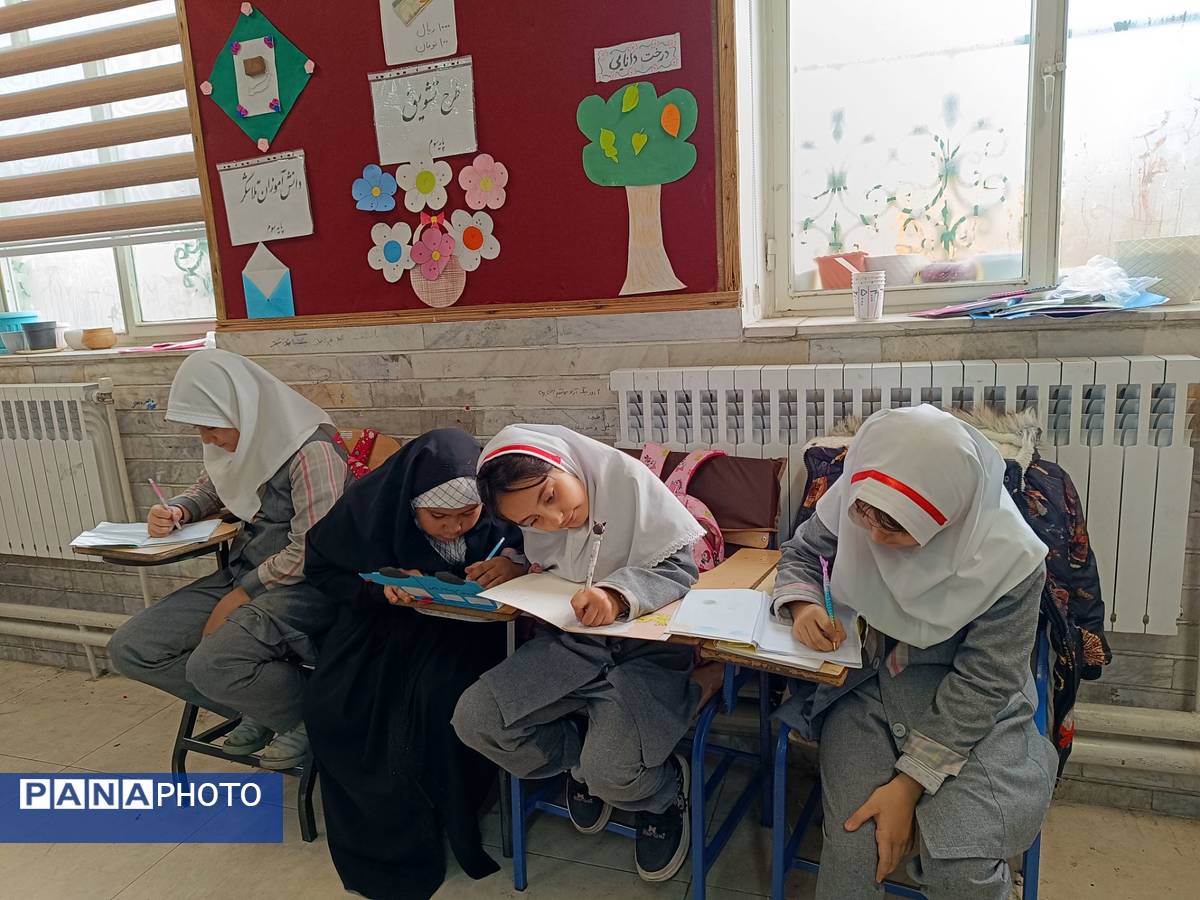 کتاب‌هایی از دل و دست کودکان در کلاس درس