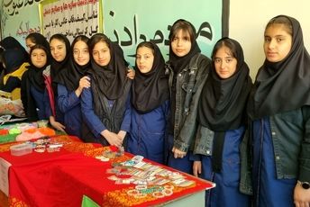برگزاری بازارچه کسب و کار در دبیرستان زکیه