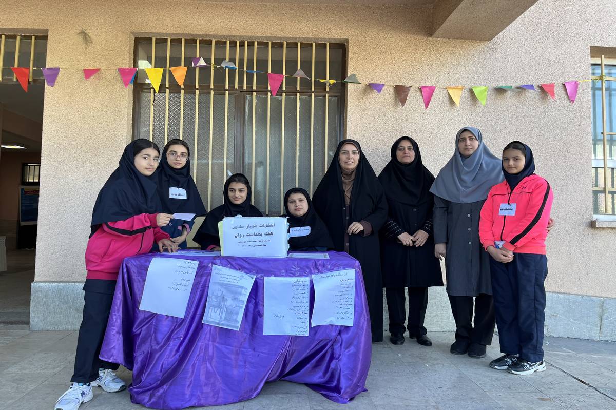 انتخاب همیار مشاور در مدارس آسیب‌های اجتماعی را کاهش می‌دهد 