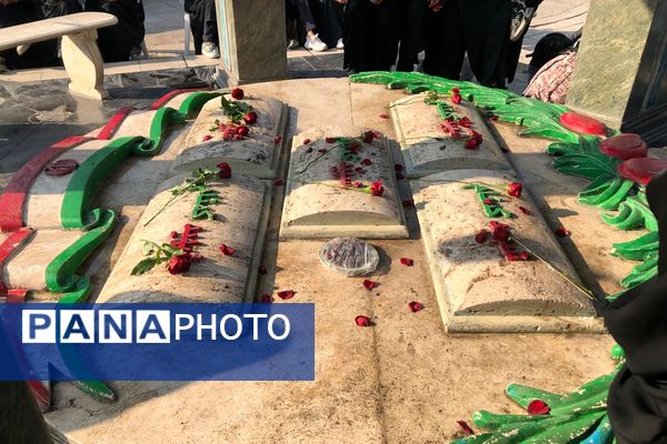 مراسم غبار‌روبی مزار شهدای گمنام در ناحیه دو شهرری 