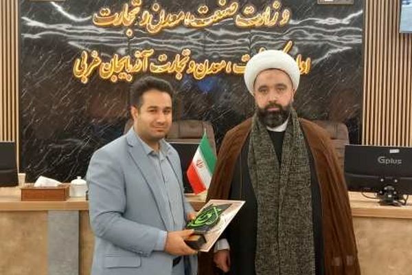 آموزش و پرورش آذربایجان غربی دستگاه برتر در حوزه اقامه نماز شد