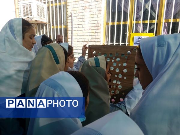 بازارچه کتاب در دبستان سمیه