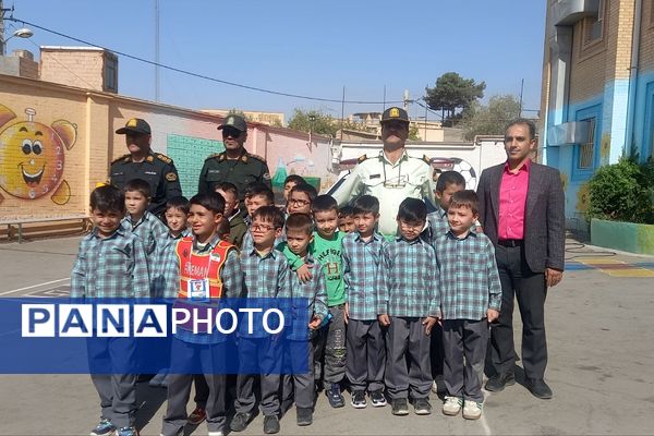 گرامیداشت هفته فراجا در دبستان های جعفریه و شیخ جنید شهرستان پیشوا