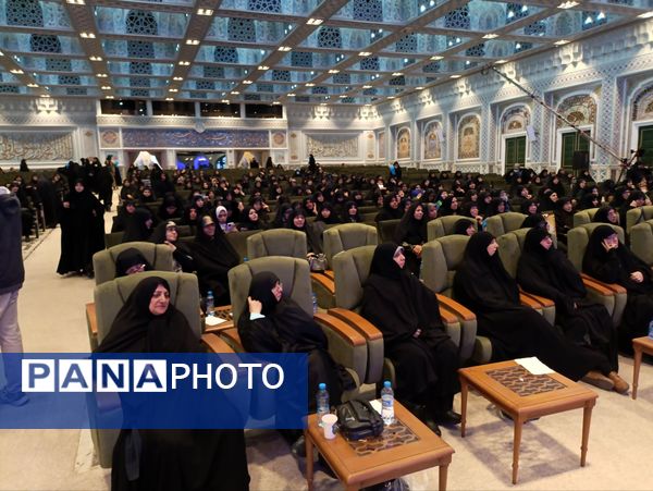 نشست ویژه بانوان پیرغلام حسینی در مشهد؛ جلوه‌ای از هم‌افزایی و معنویت