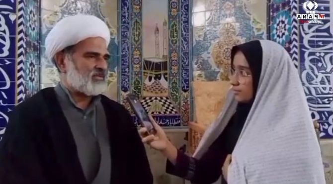 برگزاری اولین نماز جماعت سال تحصیلی در دبیرستان دخترانه عفت یزد