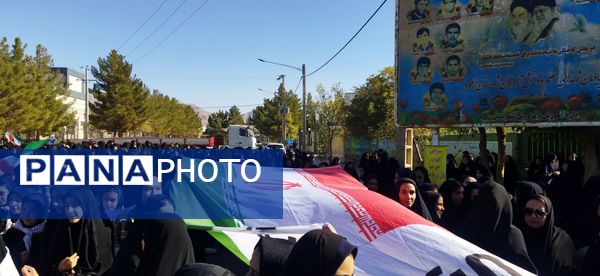 استکبار ستیزی از جنس راهپیمایی در زاوه