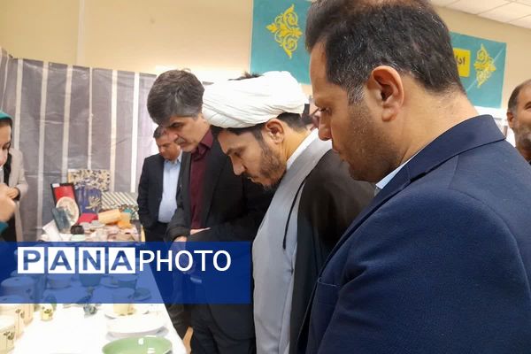جشن توانمندی زنان  در نمایشگاه بانوان دانشگاه آزاد ملارد