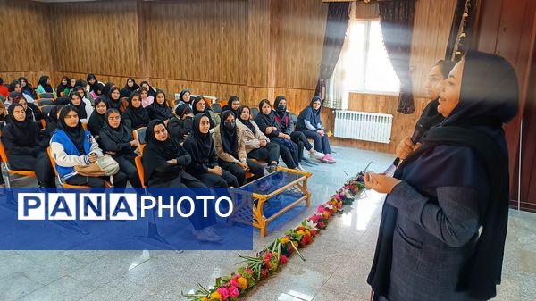 برگزاری «یکشنبه‌های مهارتی» طرح نماد در دبیرستان آرمیتا مصلی‌نژاد یاسوج