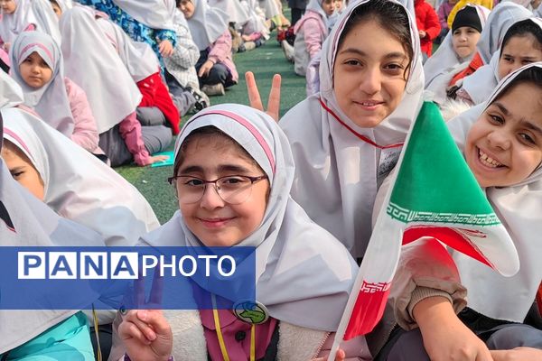 حضور پرشور دانش‌آموزان مدارس ناحیه 2 شهرری در جشن پیروزی مردم غزه 
