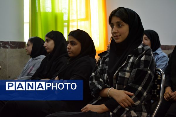 مدرسه حکمت میزبان هفته کتابخوانی