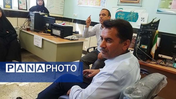 جلسه انجمن اولیا و مربیان در دبیرستان مادرمهربان خلیل آباد