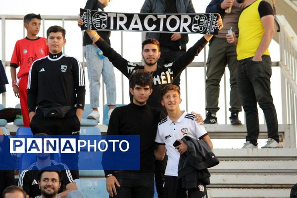 بازی بدون گل تراکتور و فجر سپاسی