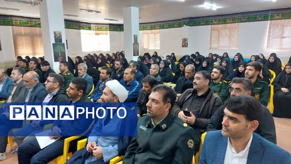 پخش سخنرانی رهبر  معظم انقلاب به صورت زنده در سازمان تبلیغات ورزنه