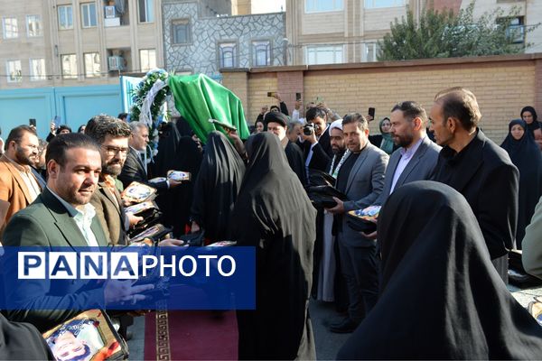 بدرقه دانش‌آموزان بهارستانی به راهیان‌نور