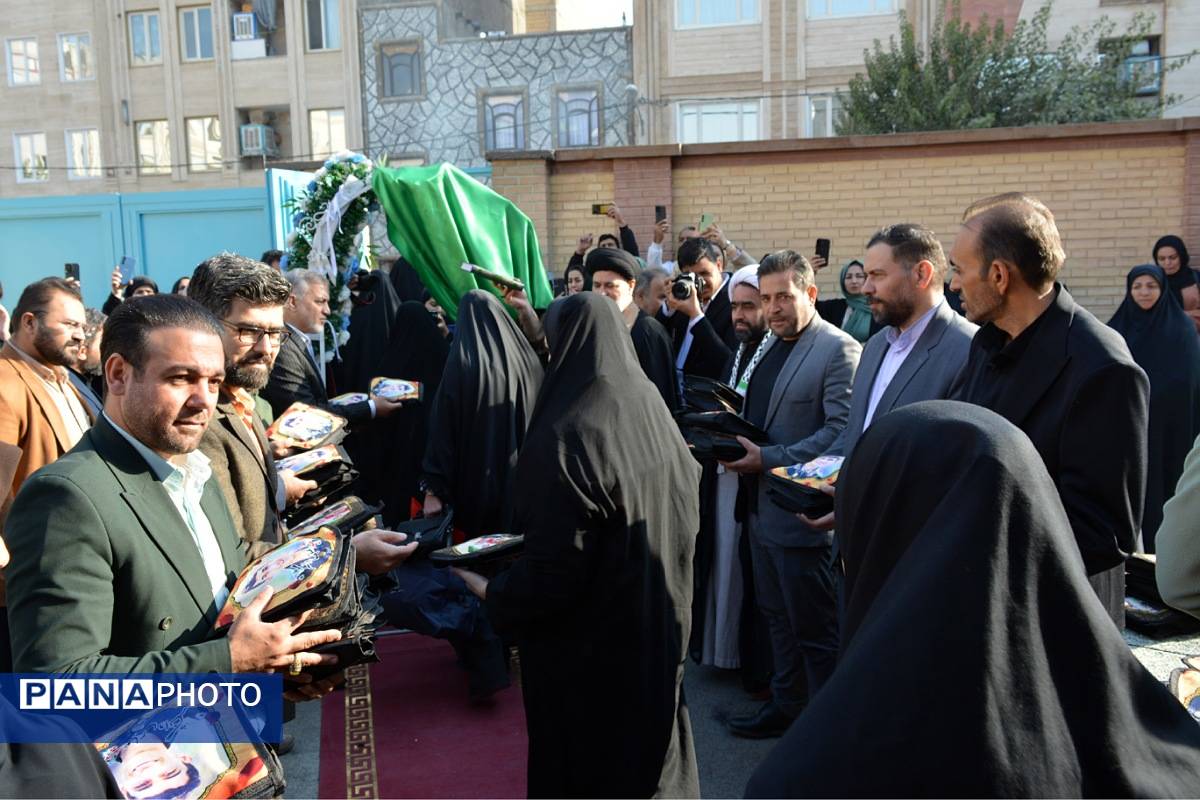 بدرقه دانش‌آموزان بهارستانی به راهیان‌نور