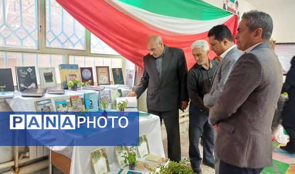 نواخته شدن زنگ کتاب و کتابخوانی در دبیرستان سمیه نوخندان