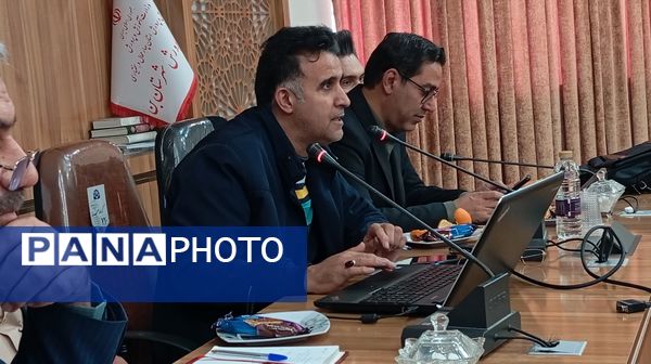 جلسه بررسی عملکرد و کیفیت آموزشی مدارس شهرستان بن با حضور مسئولان استانی