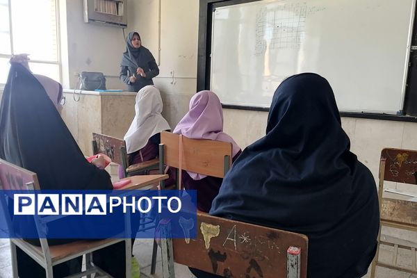 دوره توانمندسازی راه‌یافتگان ناحیه 3 شیراز به المپیاد رویش استانی