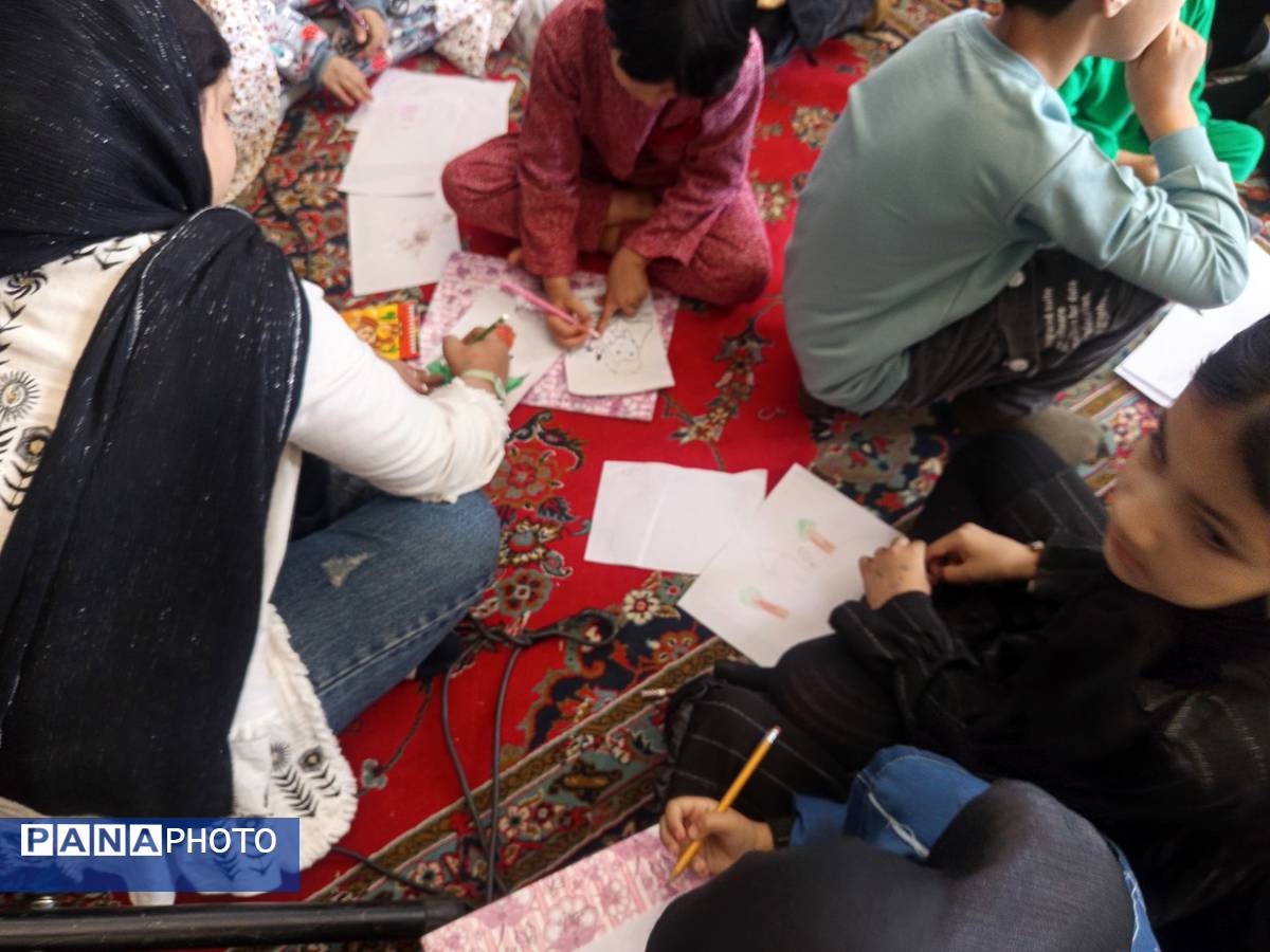 برپایی غرفه کودک در نماز جمعه کاشمر