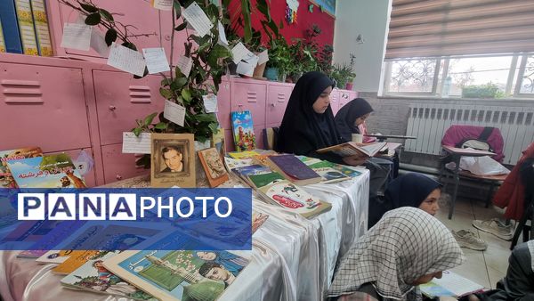 عطر مطالعه در کافه کتاب کلاس پنجم دبستان شاهد بنت‌الحسین تبریز