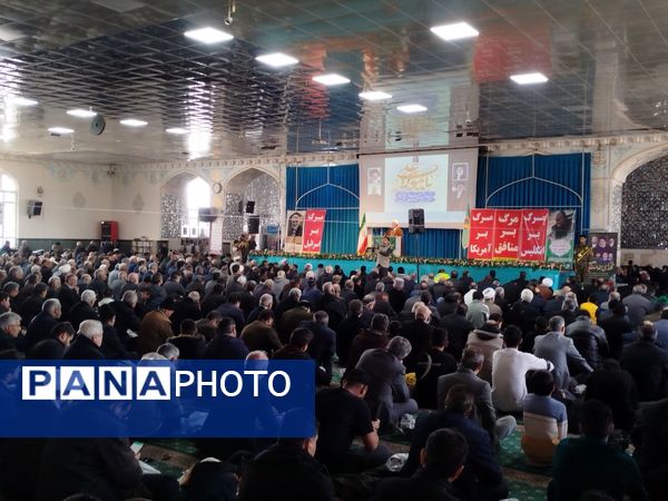 نماز جمعه شهرستان کاشمر با حضور پر رنگ مردم ترشیز کهن برگزار شد 
