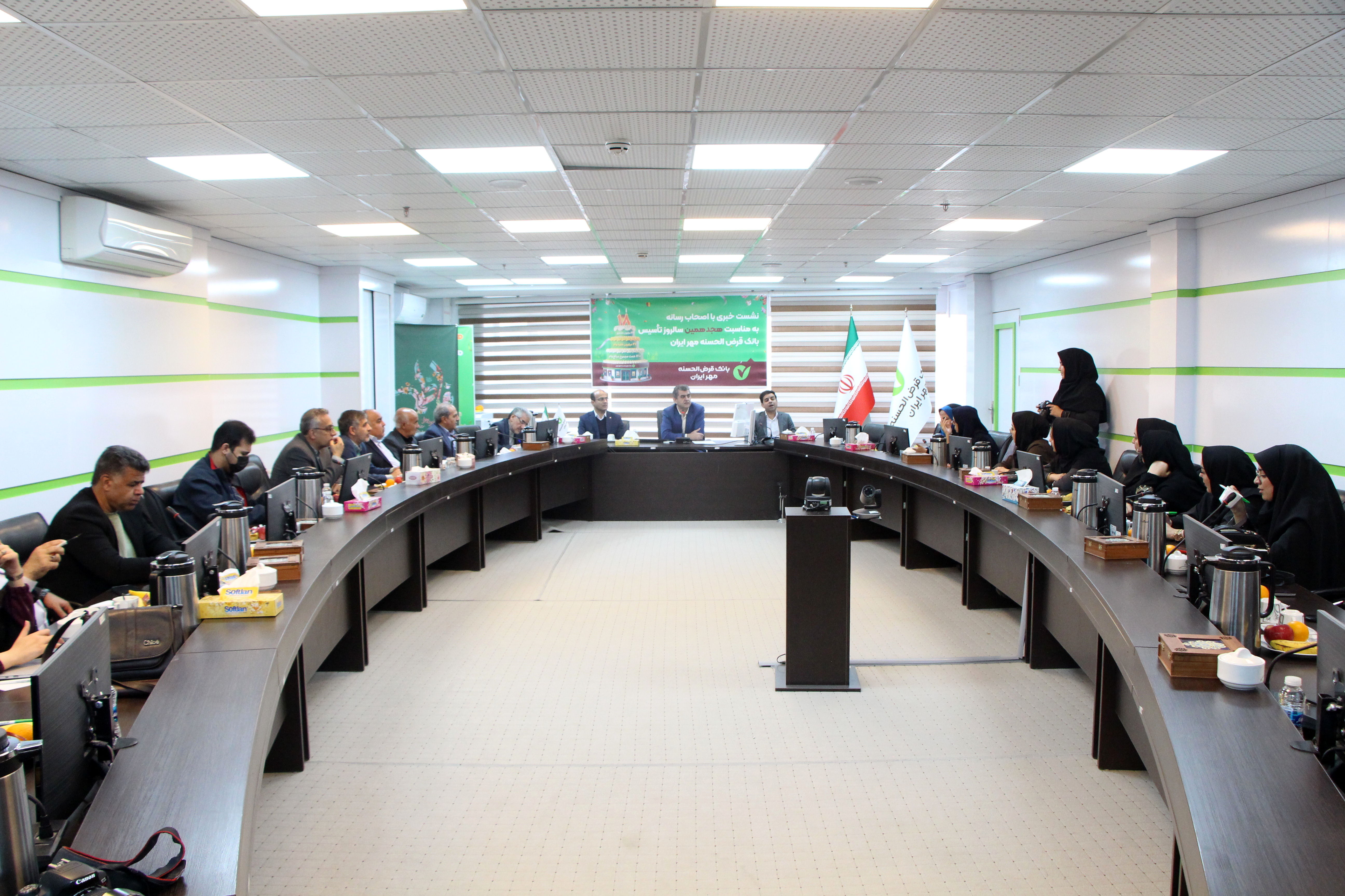 نشست خبری مدیر بانک قرض الحسنه مهر ایران یزد