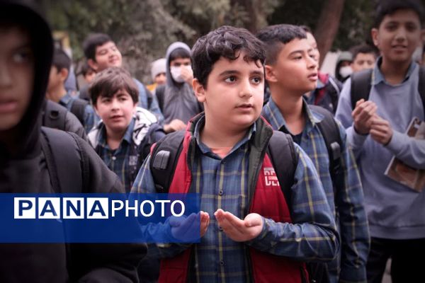 صبحگاه دانش‌آموزی در دبیرستان دوره اول شاهد گرگان