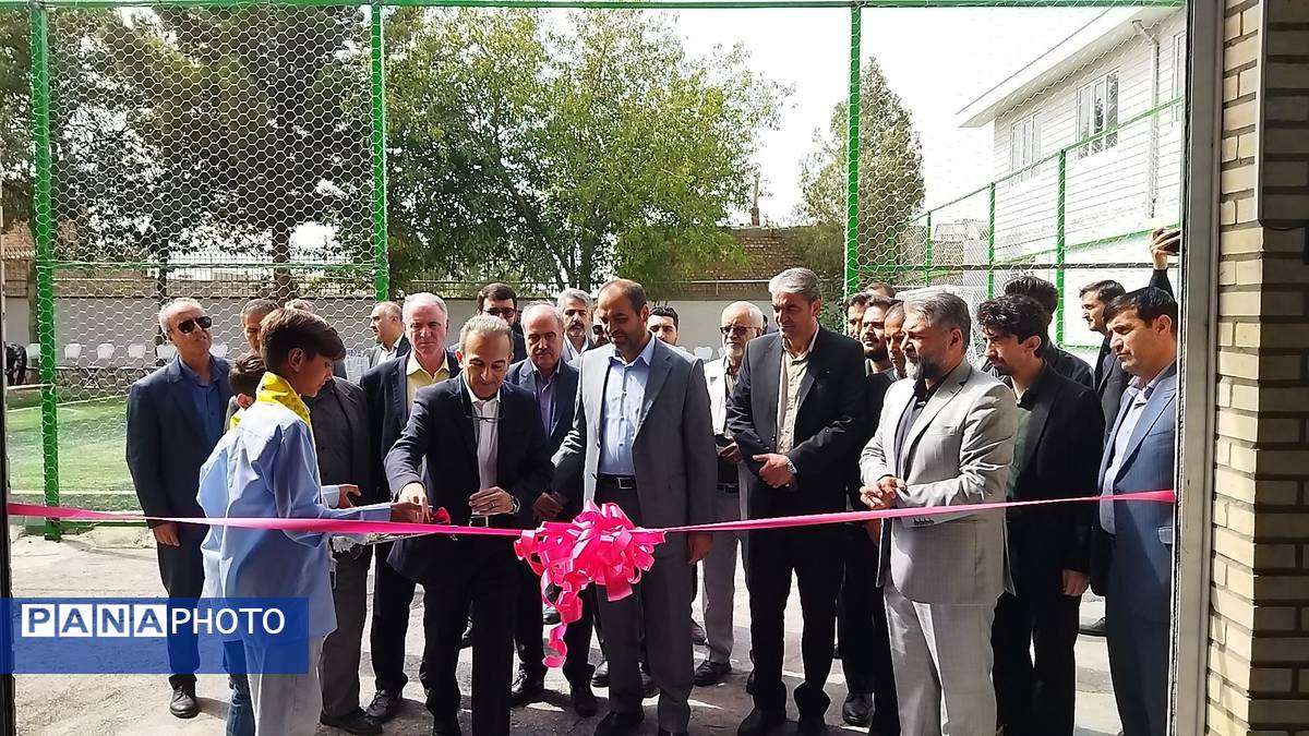 آیین افتتاحیه کارگاه و زمین چمن هنرستان تخصصی خودرو برادران نیشابور 