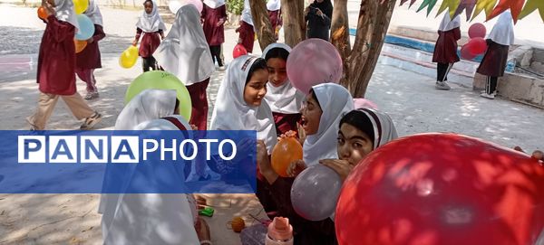 جشن روز جهانی کودک در مدرسه مولوی فین 