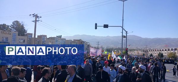 ۱۳ آبان؛ روزی که فریاد استقلال ملت ایران در تاریخ ماندگار شد