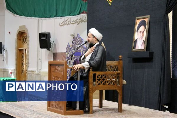 لالایی مادرانه در همنوایی با کودکان شهید