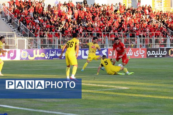 بازی بدون گل تراکتور و فجر سپاسی