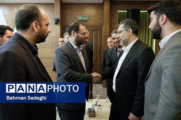 نشست ملی مدیران عامل و موسسان مدارس مجتمعی غیردولتی و هیات امنایی