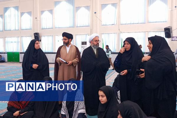 اجتماع بزرگ جوانان نقش آفرین و گام دوم انقلاب به‌مناسبت گرامیداشت هفته دفاع مقدس