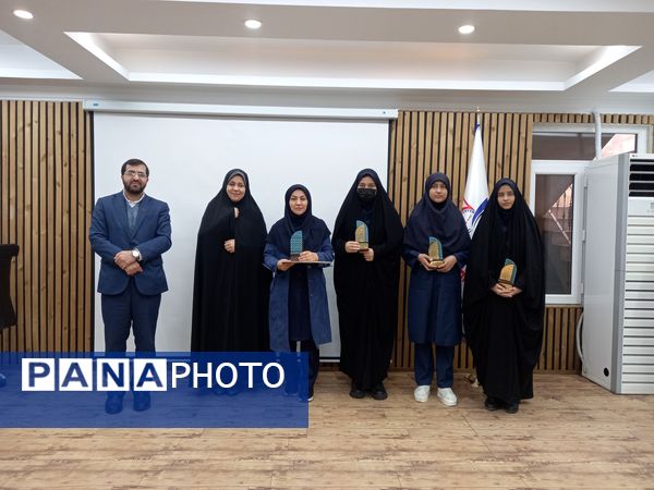مراسم تقدیر از برگزیدگان مسابقات فرهنگی هنری و قرآن و عترت 