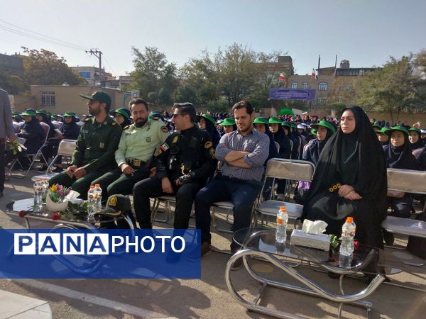 نواخته شدن زنگ مهر،زنگ خیرین و زنگ ایثار  در دبیرستان حسین ملایی